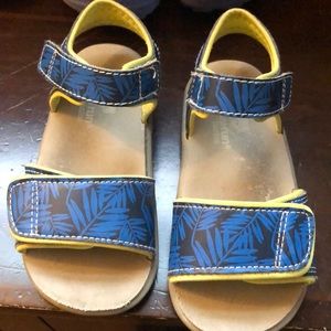 See also Run Supportive sandals